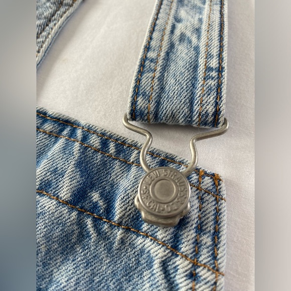 Levi's® Premium vintage women’s red tab overalls. Wide leg. Pockets.Size Medium. - Picture 7 of 15